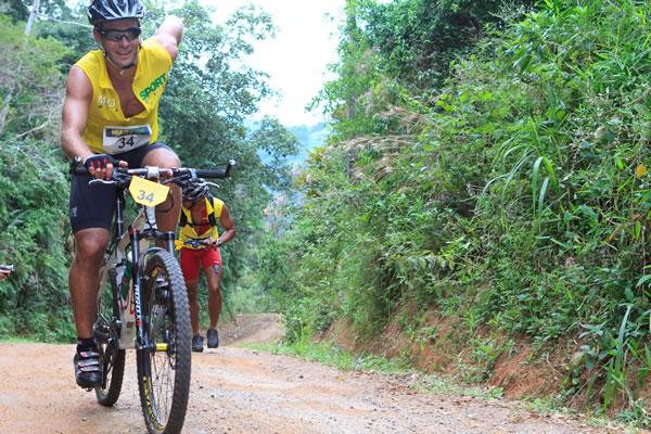 Estão abertas as inscrições para a quinta edição do Multisport Brasil, uma competição de 90km que mistura estágios de corrida em trilha, mountain bike e canoagem / Foto: Denny Sach/Multisportbrasil